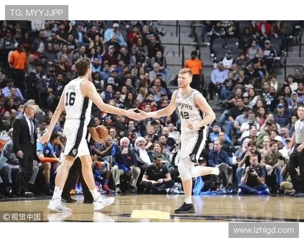 墨菲表现全面却手感不佳17投7中三分球失准仍砍下21分7篮板8助攻