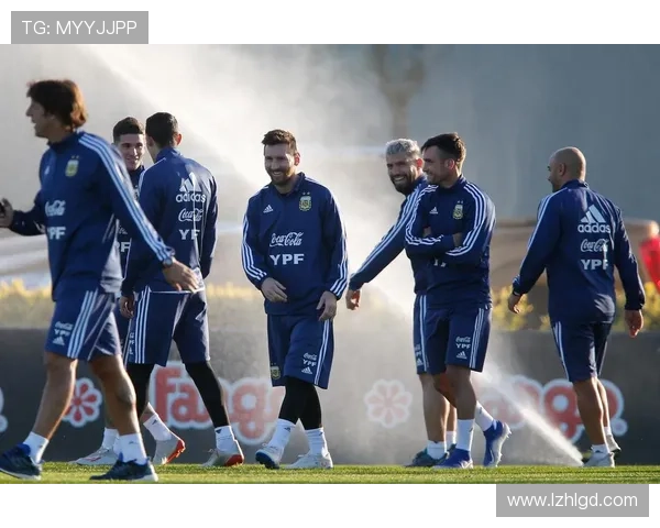 阿根廷队备战波多黎各梅西归队训练照片引发球迷热议