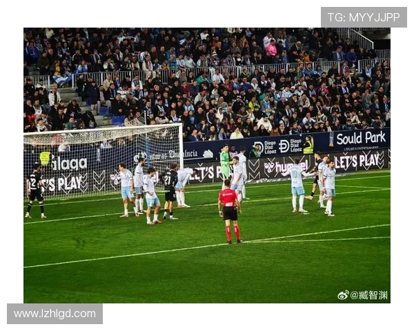 西乙联赛竞争加剧拉科与桑坦德双雄领跑冲甲形势愈发紧张